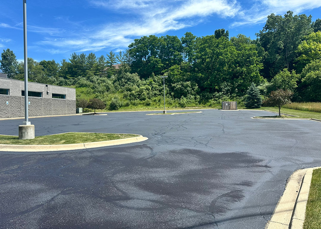 Troy MI Asphalt Sealcoating Contractor